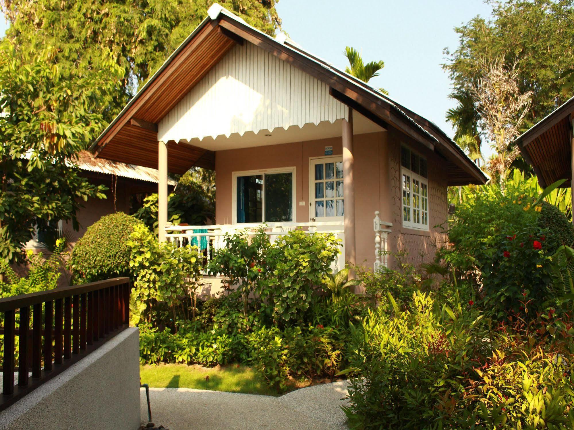 Bangrak Beach Club Bophut Exterior photo